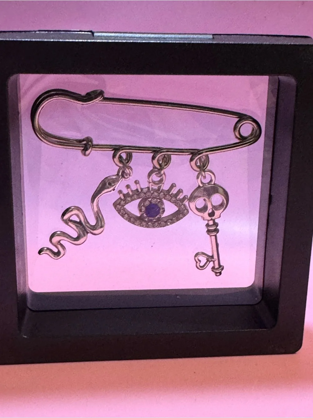 🧿 🐍 🗝️Witchy Silver toned Charm Brooch